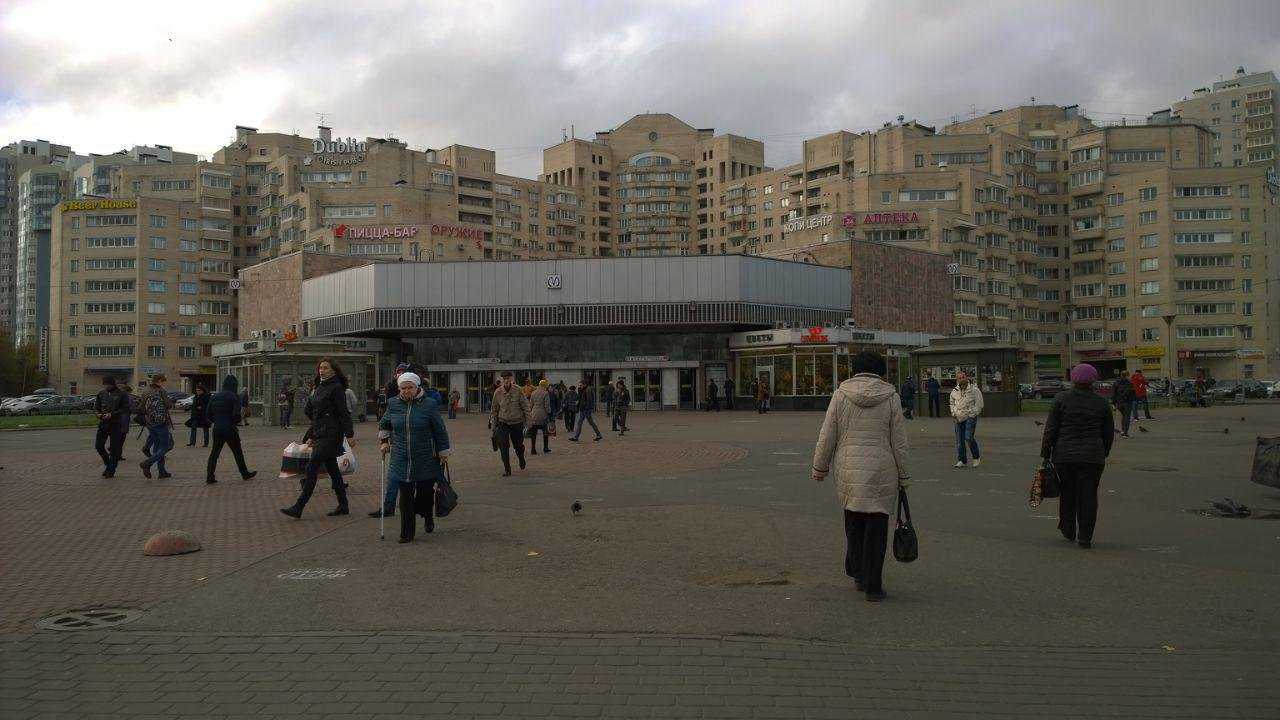 Метро академическая спб старые